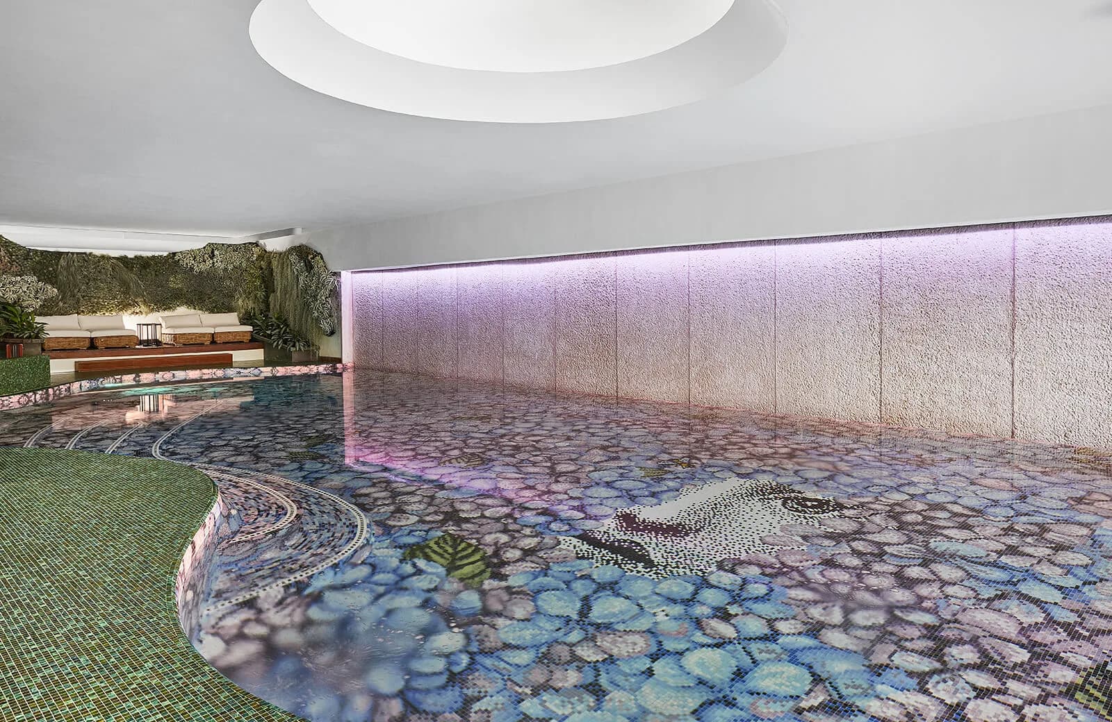 L’Albereta Relais & Châteaux · Fornasetti pool
